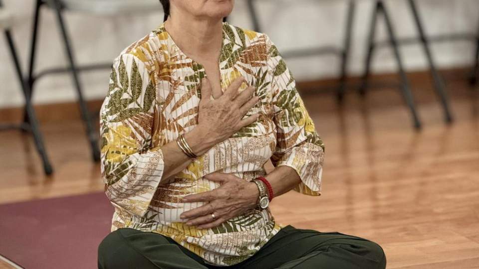 El Gobierno de Sonora brinda clases de yoga de manera gratuita a personas adultas mayores